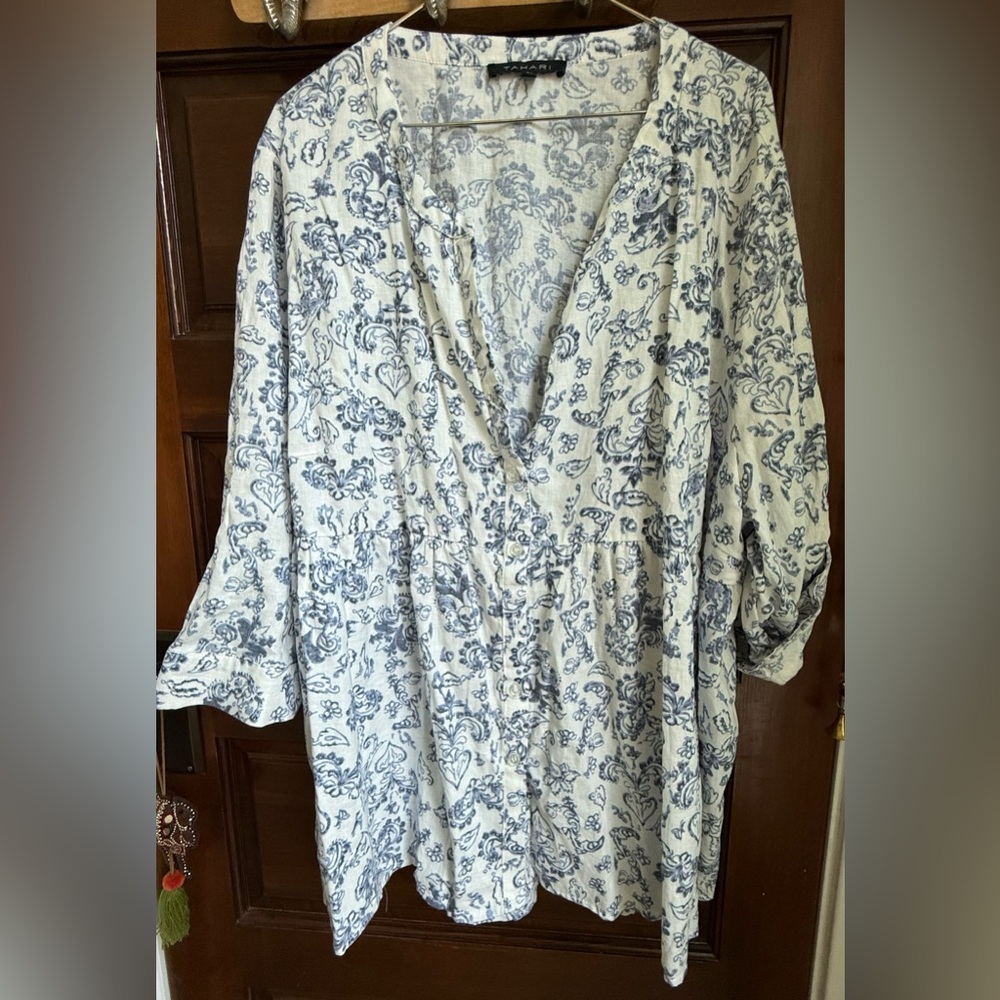 NWOT Tahari White & Blue 3/4 Sleeve Drop Waist Blouse